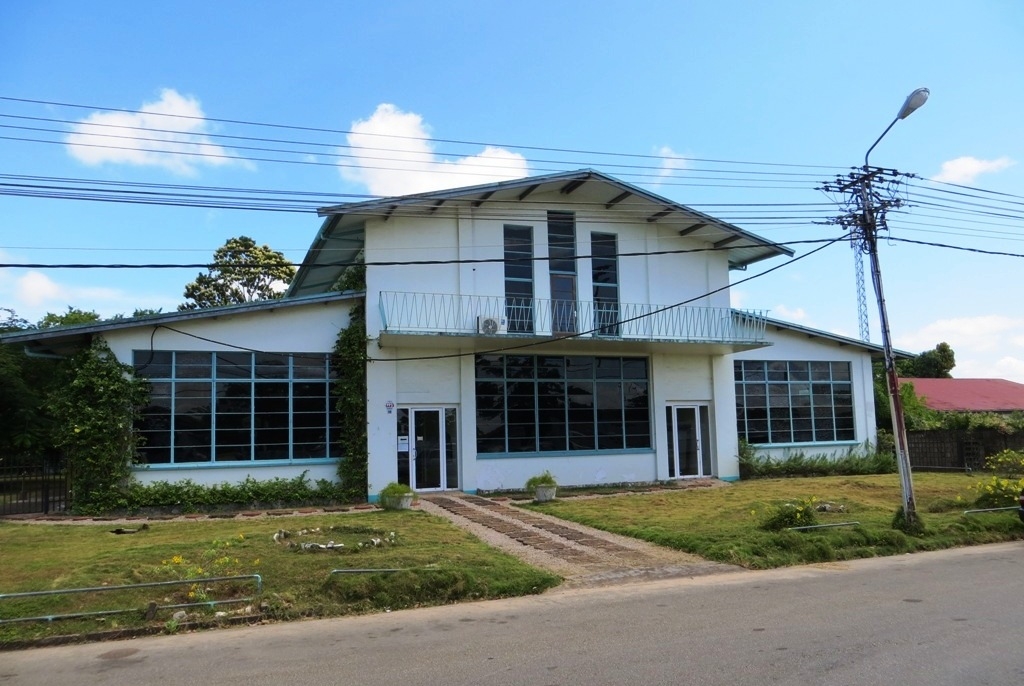 Het depot van het Surinaams Museum