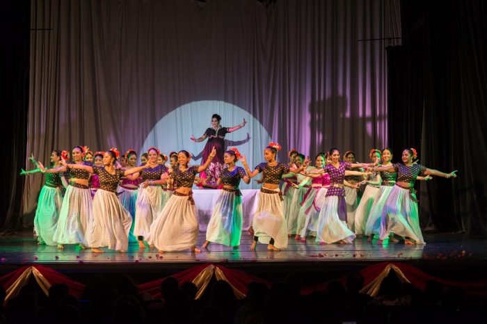 Samenleving: Namita Ajodhia: ‘Indiase dans al 35 jaar mijn lust en mijn leven’ - Parbode Sneak Peek