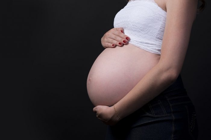 Hoe de ‘corona-recessie’ toeslaat bij zwangeren en jonge moeders - Parbode Sneak Peek