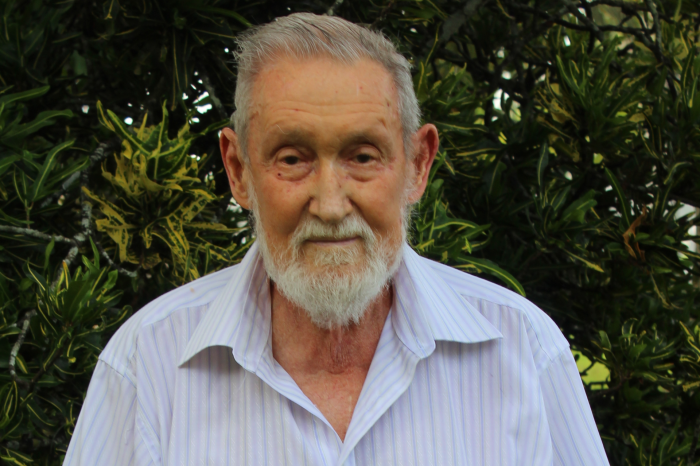 Stonfutu Armand van Alen (82): ‘Ik heb net zolang gezeurd totdat mijn ouders een geit voor me kochten’ - Parbode Sneak Peek