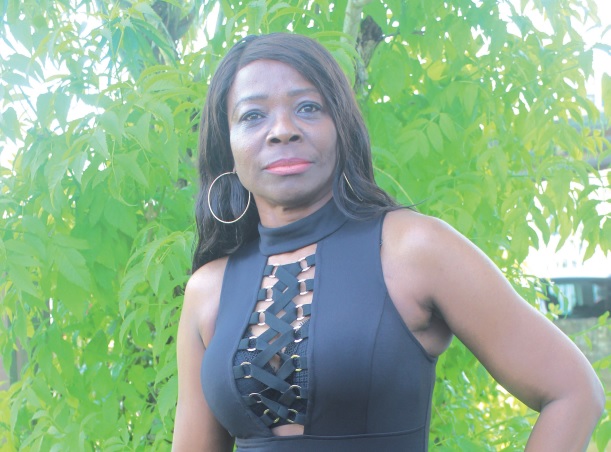 Opmerkelijke Surinamer Ruth Oldenstam: ‘Koorzang is mijn ding’ - Parbode Sneak Peek