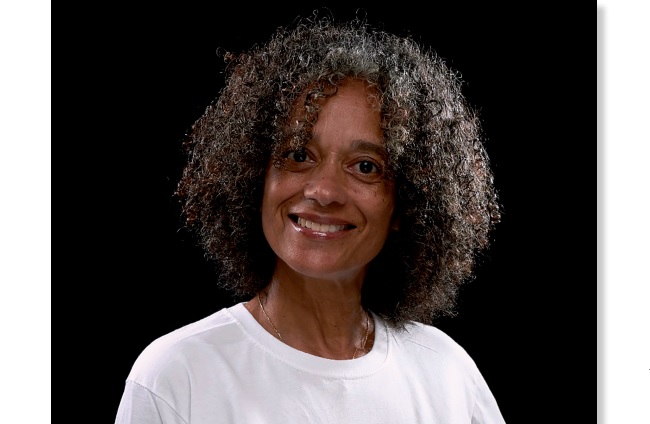 Opmerkelijke Surinamer Gloria Bottse: ‘Als ik een probleem zie, doe ik alle moeite om te helpen’ - Parbode Sneak Peek